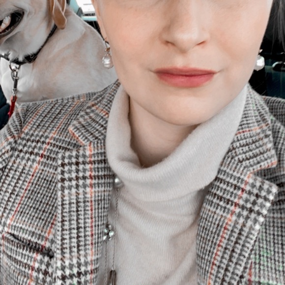 Meet your Posher, Elizabeth - Picture 3 of 12